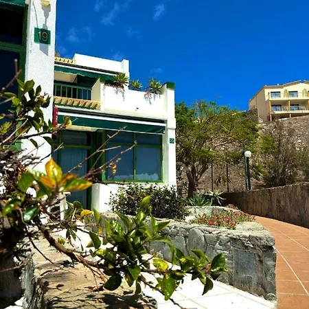 Halley Apartment