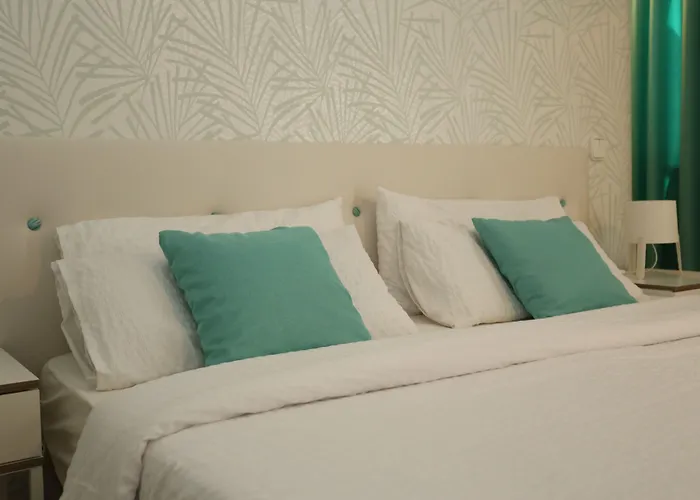 Halley Aparthotel 2*